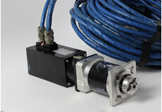 讓伺服電機(jī)振動(dòng)減弱，滿足要求，這樣做